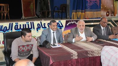 وكيل التعليم بالمنيا يشدد على إنهاء تسجيل استمارات الثانوية العام
