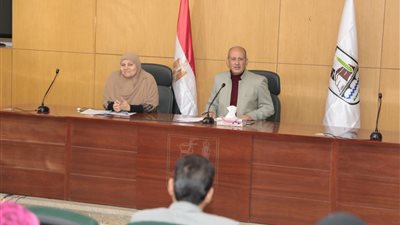 سكرتير بنى سويف يناقش موقف مبادرة صوتك مسموع