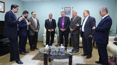 القس أندريه زكي يتلقي تهنئة المجلس العام للكنائس الرسولية