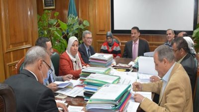 محافظ القليوبية يترأس لجنة اختيار المتقدمين للوظائف القيادية