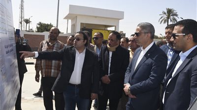 محافظ الفيوم .. يتفقد مشروعات خدمية وصحية بقريتى إلياس والنصارية
