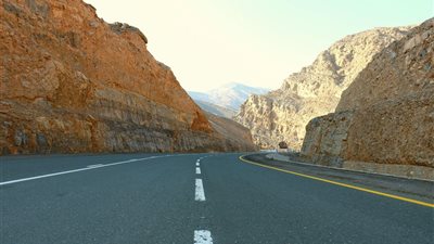 أكثر الرحلات التي لا تنسى حول دول مجلس التعاون الخليجي بالسيارة