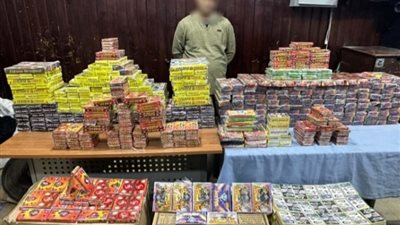 ضبط شخص بمليون صاروخ وبومب العيد في عابدين