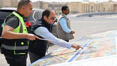 السيسي: المحاور ستربط شرق النيل بغربه وهتسهل الحركة وتوفر الوقود