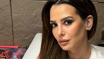 بمكياج جذاب.. إيمان العاصي تخطف الأنظار بملامح هادئة