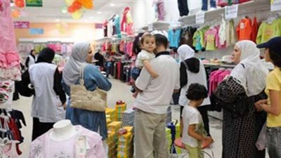 اقبال كبير علي محلات الملابس والاحذية بالشرقية