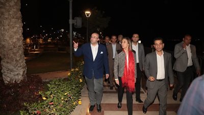 وزيرة الثقافة تشهد فعاليات الأمسيات الفنية بالممشى السياحي
