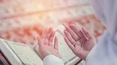 اللهم انى اعوذ بك من قلب لا يخشع ومن نفس لا تشبع ودعاء لايُسمع