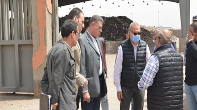 محافظ القليوبية يتابع اعمال رفع القمامة بالمحطة الوسيطة بشرق شبرا