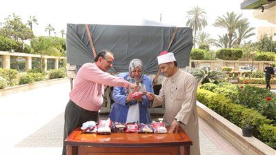 محافظ كفر الشيخ: توزيع 22 ألف و400 شنطة رمضانية من بين 65 ألف شنط