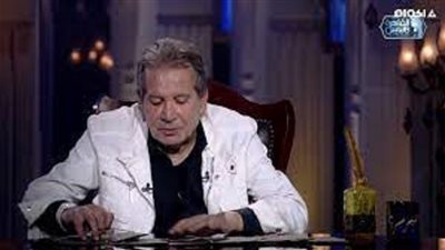 تعليق نارى من محمد مختار بظهور ابنته بفستان البطانة مع رانيا يوسف