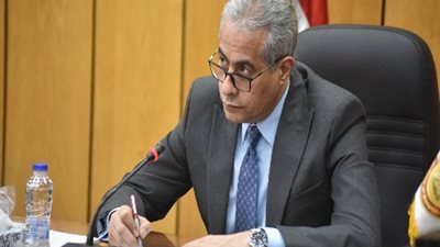 شحاتة: الاثنين المقبل إجازة بأجر كامل للعاملين بالقطاع الخاص