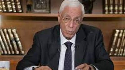 حسام موافي يحذر من تناول 4 فيتامينات دون وصفها من الطبيب.. فيديو