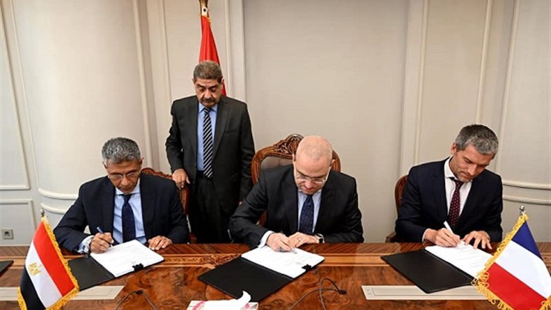 توقيع اتفاقية الاسكان