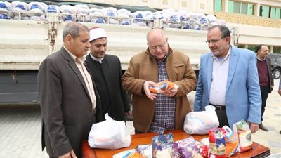 محافظ كفر الشيخ: توزيع 28 ألف و 200 شنطة رمضانية