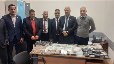 احباط محاولة راكب تهريب ١٦٤٦ عبوة من مستلزمات طب الأسنان