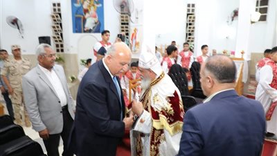 السكرتير العام للمحافظة يهنئ الإخوة المسيحيين بعيد القيامة المجيد