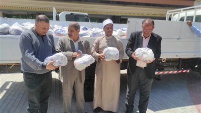 محافظ كفر الشيخ: توزيع 29 ألف و 800 شنطة رمضانية