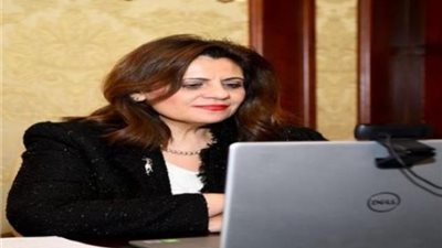 وزيرة الهجرة تطمئن على أوضاع الطلبة المصريين بالسودان