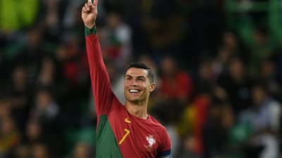رونالدو يختار التشكيل الأفضل لـ11 لاعبا زاملهم خلال مسيرته