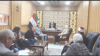 برامج تدريبية لأفراد المجتمع لاستخدام الأساليب الفنية والعلمية