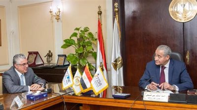 بالتفاصيل.. اقتصادية قناة السويس توقع بروتوكول تعاون مع جهاز تنمية التجارة الداخلية