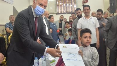 محافظ القليوبية يُكرِم حفظة القرآن الكريم بغرب شبرا الخيمة.. صور