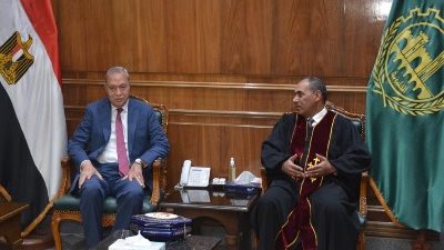 محافظ القليوبية يستقبل وفد الكنيسة المصرية للتهنئة بعيد الفطر