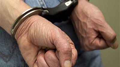 ضبط شخص بحوزته نصف مليون قطعة ألعاب نارية