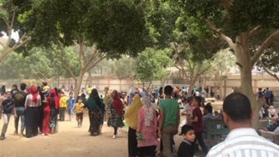 اقبال كبير على العرض الجديد المكشوف للحيوانات المفترسة.. بحديقة