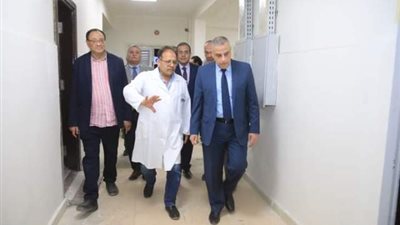 محافظ سوهاج يتفقد الاستعدادات النهائية لبدء تشغيل مستشفى 