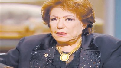 سميحة أيوب: ممدوح عبدالعليم كان يتصل بي أثناء عرض 