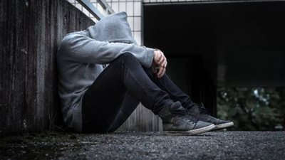 تأثيرها كالامتناع عن الطعام.. اضرار العزلة على الصحة الجسدية