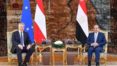 الرئيس السيسى يستقبل مستشار النمسا فى قصر الإتحادية
