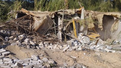 الجيزة تزيل ٤٦ حالة تعدي على املاك دولة بالرياح البحيري