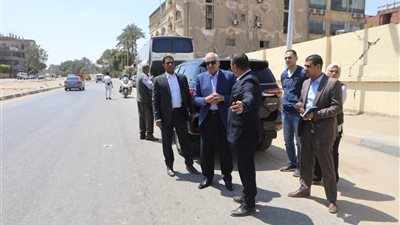 محافظ الجيزة يتابع النظافة بمحاور المنصورية والمريوطية وترسا