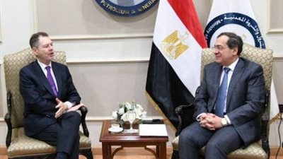 وزير البترول يستقبل السفير الإسباني لبحث التغيرات في صناعة الطاقة