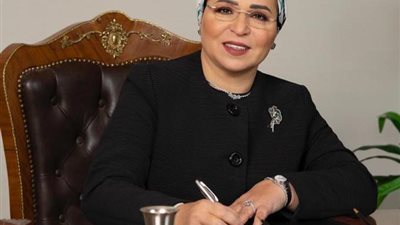 قرينة الرئيس السيسي: العمال المحور الحقيقي للتنمية والركيزة الأساسية للانطلاق نحو التغيير