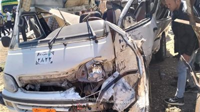 مصرع وإصابة11 شخص في إنقلاب ميكروباص وإصطدامه بملاكي بالإسماعيلية