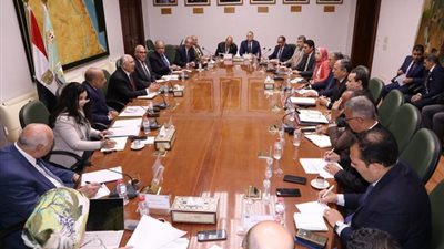 عبداللطيف:التعاون يستهدف تعميق التصنيع المحلي لتطويروتحديث الآلات