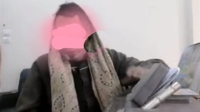 عامل يقتل ابن عمه ويدفن جثته فى صجراء قنا وحيوان ضال يكشف الجريمه