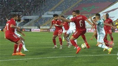نقل مباراتين وغرامة 100 الف دولار عقوبة على الرجاء بسبب أحداث مباراة الاهلى