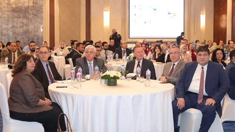الدكتور ايمن عاشور