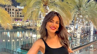 بالأسود.. منة فضالى تبرز جمالها فى أحدث إطلالتها.. صور