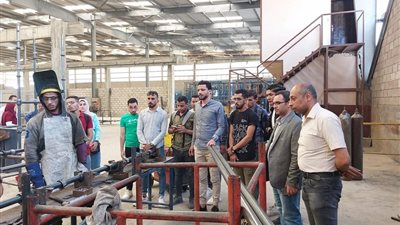تكنولوجيا التعليم بجامعة بني سويف تنظم رحلة علمية لأحد المصانع