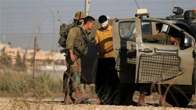 الجيش الإسرائيلي يعتقل 13 مواطنا في الخليل بينهم 6 أطفال