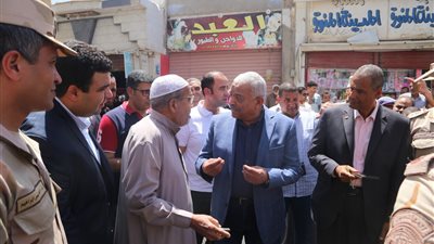 محافظ السويس بتفقد أعمال التطوير بنطاق حى فيصل