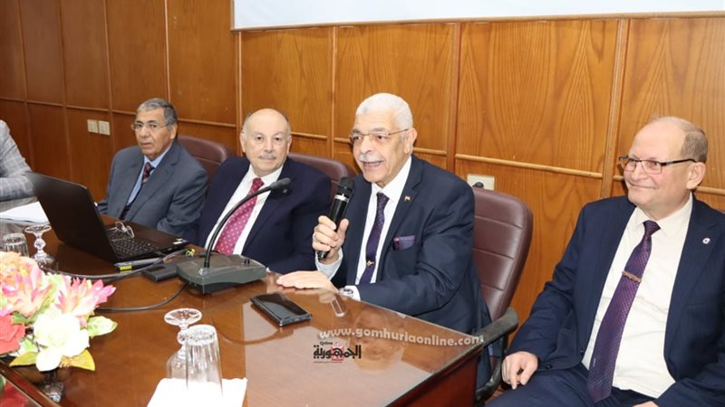 الدكتور أحمد القاصد