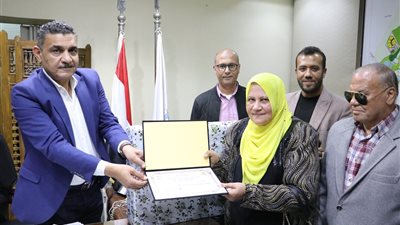 رئيس جهاز السادات يلتقي سكان عدة مناطق بالمدينة
