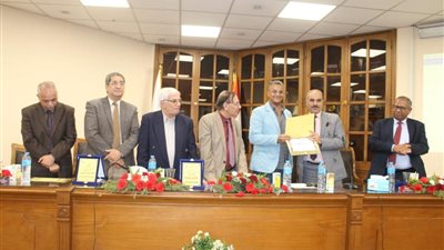 قسم التاريخ بآداب عين شمس ينظم حفل ختام العام الجامعي ٢٠٢٢ / ٢٠٢٣